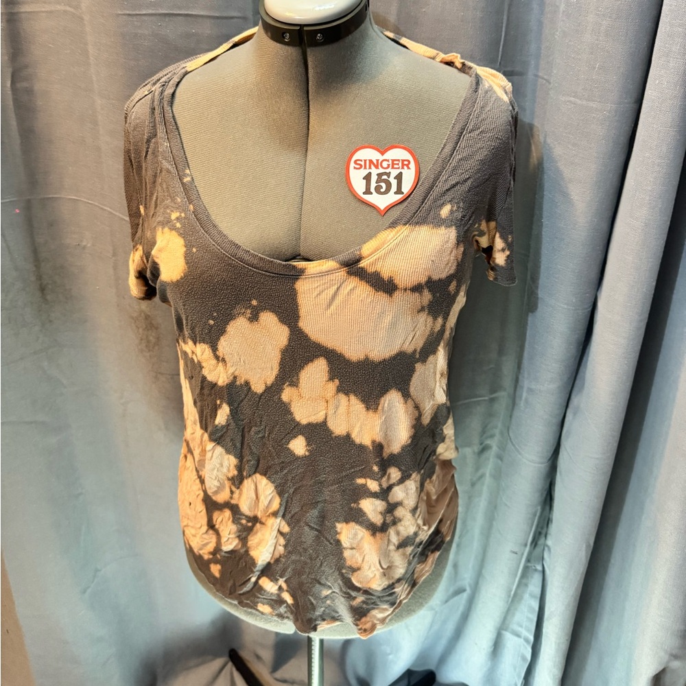 Athleta Tie-Dye Short Sleeve Top - Gray and Tan - Picture 1 of 3
